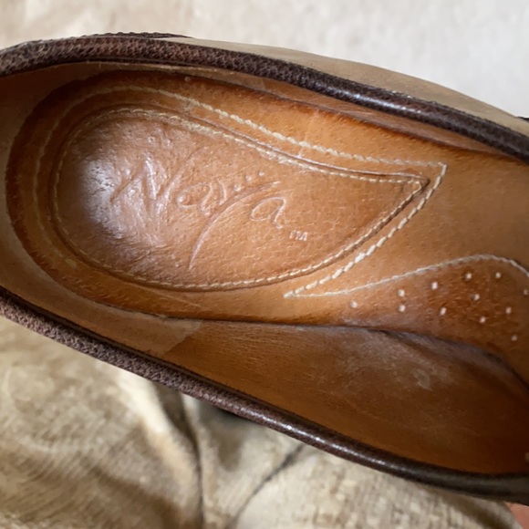 Women’s Naya heels size 9.5 with buckle and tie - Picture 9 of 13